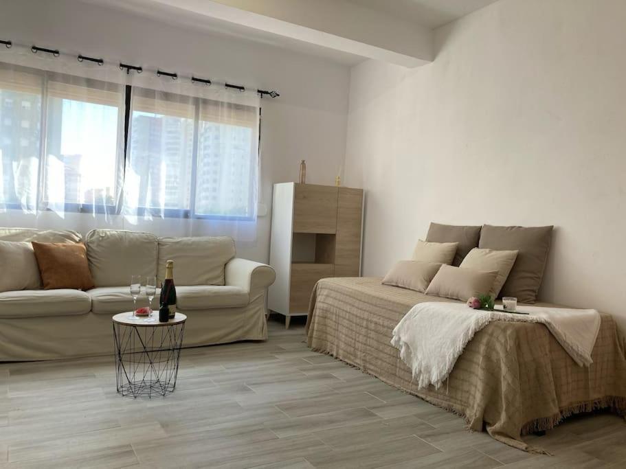 Coqueto Apartamento De Playa Con Piscina Y Terraza Валенсия Екстериор снимка
