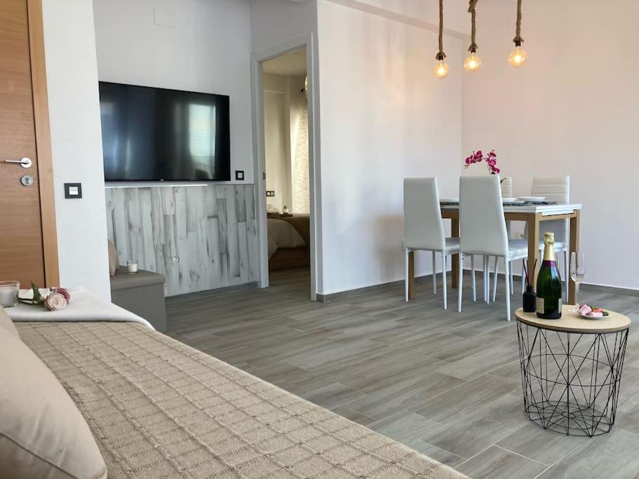 Coqueto Apartamento De Playa Con Piscina Y Terraza Валенсия Екстериор снимка