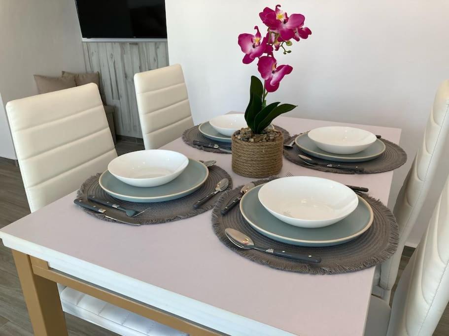 Coqueto Apartamento De Playa Con Piscina Y Terraza Валенсия Екстериор снимка