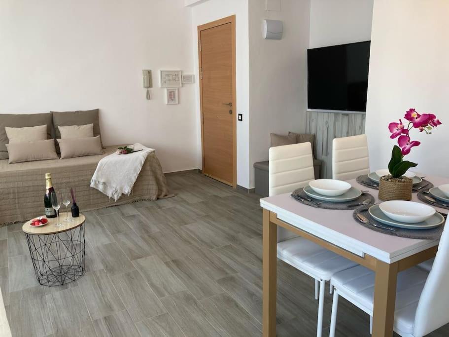 Coqueto Apartamento De Playa Con Piscina Y Terraza Валенсия Екстериор снимка