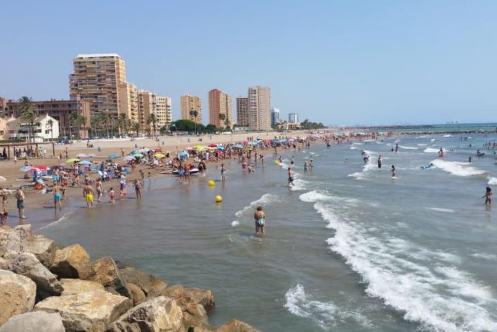 Coqueto Apartamento De Playa Con Piscina Y Terraza Валенсия Екстериор снимка
